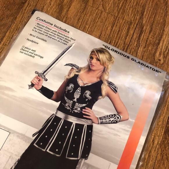 Dreamgirl Glorious Gladiator Convertible Halloween Costume Size XL - Picture 7 of 8